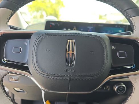 New 2026 Lincoln Navigator Reserve w/ Jet Appearance Package image 23