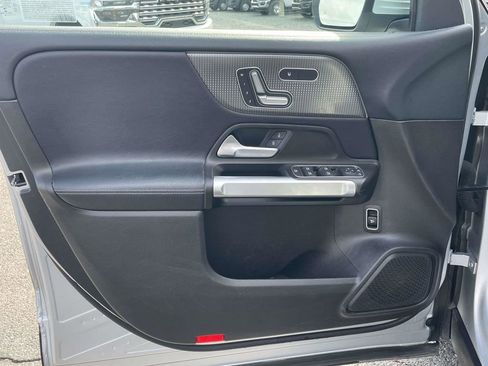 Used 2020 Mercedes-Benz GLB 250 4MATIC image 24