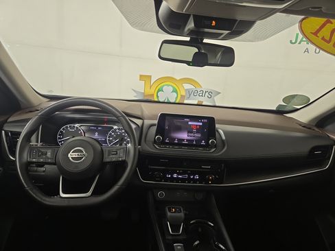 Used 2021 Nissan Rogue SL AWD/4WD image 13
