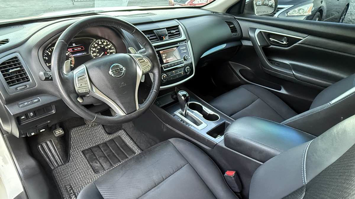 Used 2018 Nissan Altima 2.5 SR FWD image 29
