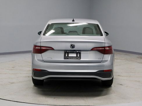 Used 2024 Volkswagen Jetta SE image 11