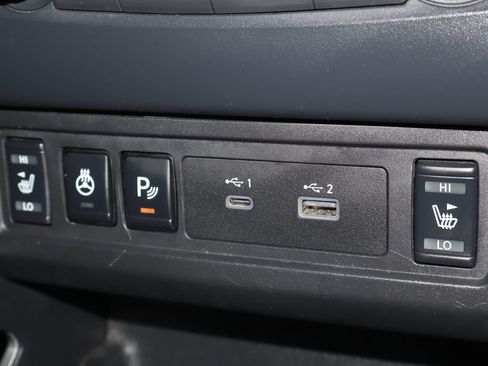 Used 2022 Nissan Frontier SV RWD image 25