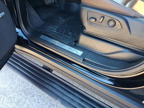 Used 2024 Chevrolet Suburban High Country image 16