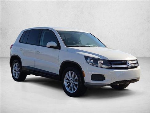 Used 2014 Volkswagen Tiguan SE FWD image 3