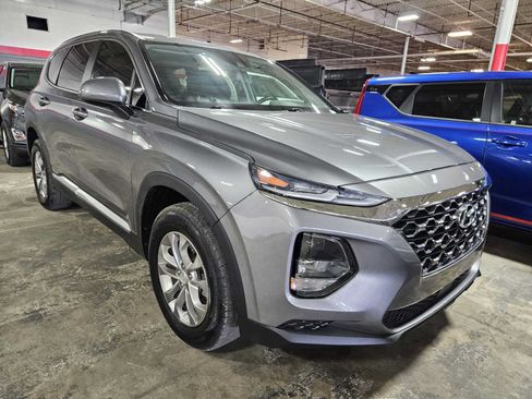 Used 2020 Hyundai Santa Fe SE FWD image 2