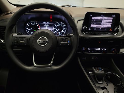 Used 2021 Nissan Rogue SV FWD image 22