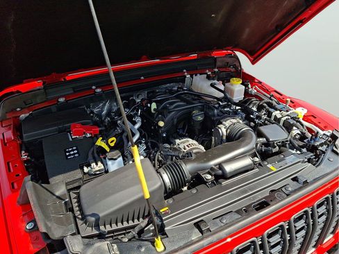 Used 2025 Jeep Gladiator Sport AWD/4WD image 26