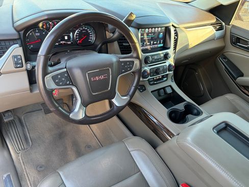 Used 2020 GMC Yukon SLT w/ Open Road Package RWD image 16