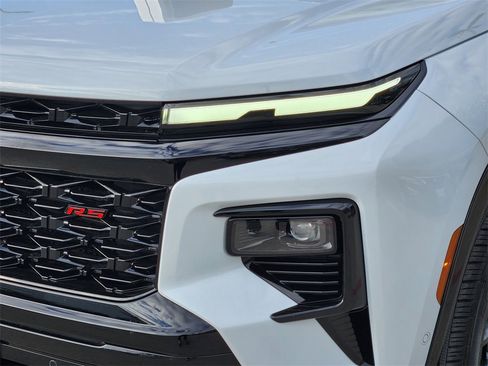 Used 2026 Chevrolet Traverse RS image 8