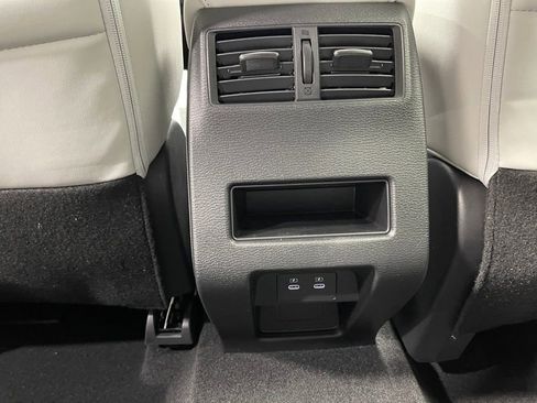 New 2025 Mitsubishi Outlander SE image 26