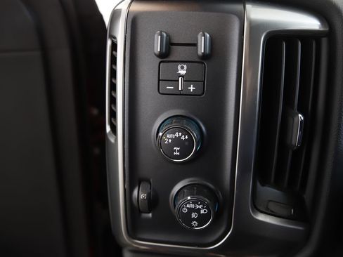 Used 2018 Chevrolet Silverado 1500 LT w/ All Star Edition AWD/4WD image 16