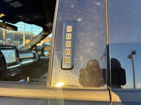 Used 2022 Ford F150 Lariat w/ Max Trailer Tow Package image 11