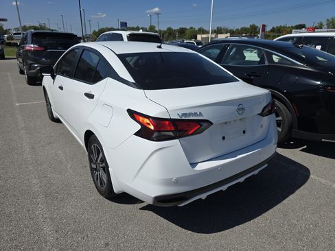 Used 2024 Nissan Versa S w/ S Plus Package image 4