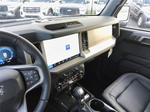 New 2026 Ford Bronco Outer Banks AWD/4WD image 18