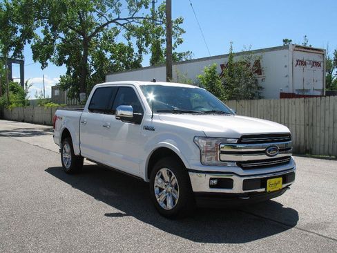 Used 2019 Ford F150 Lariat w/ Equipment Group 502A Luxury AWD/4WD image 2