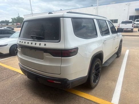 Used 2024 Jeep Wagoneer Series II AWD/4WD image 7