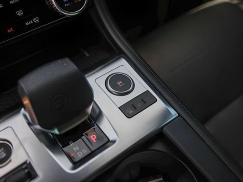 Used 2023 Jaguar F-PACE SVR AWD/4WD image 20