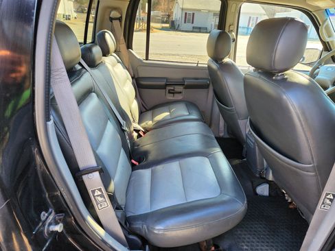 Used 2003 Ford Explorer Sport Trac XLS image 19
