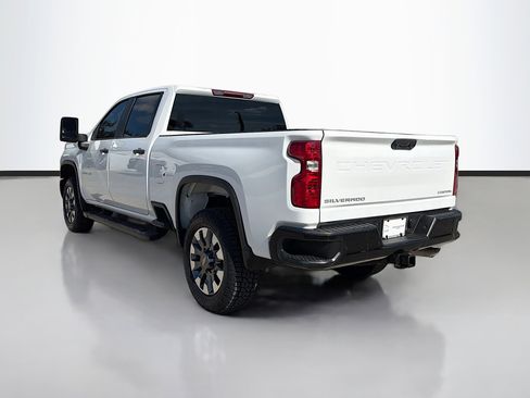 Used 2024 Chevrolet Silverado 2500 Custom w/ Custom Value Package image 3