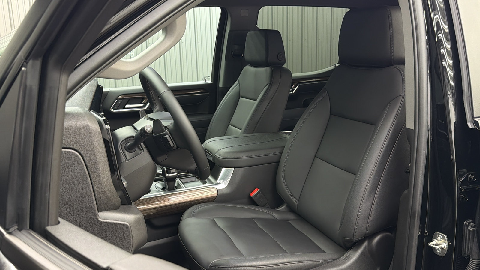 Used 2026 Chevrolet Silverado 1500 LT AWD/4WD image 32