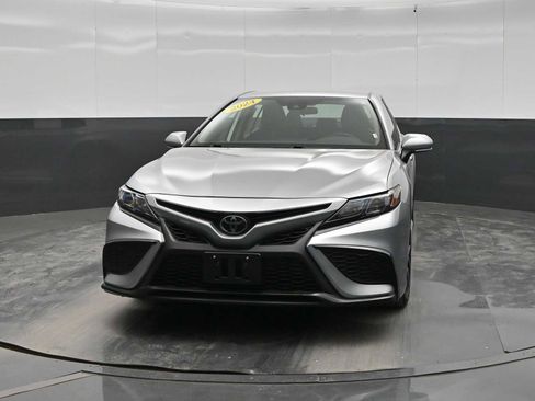 Used 2024 Toyota Camry SE FWD image 3