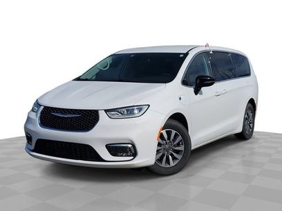 Used 2024 Chrysler Pacifica Limited
