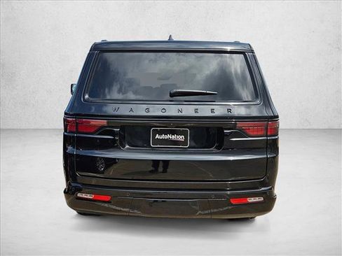 Used 2025 Jeep Wagoneer L Series II w/ Premium Group I image 6