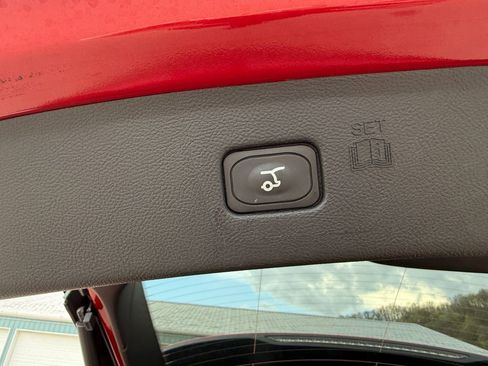 Used 2024 Ford Edge Titanium image 14