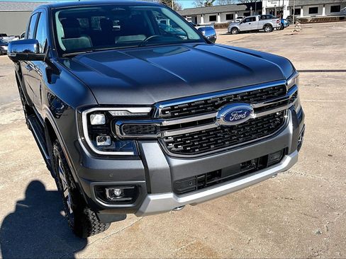 Used 2024 Ford Ranger Lariat w/ FX4 Off-Road Package image 3
