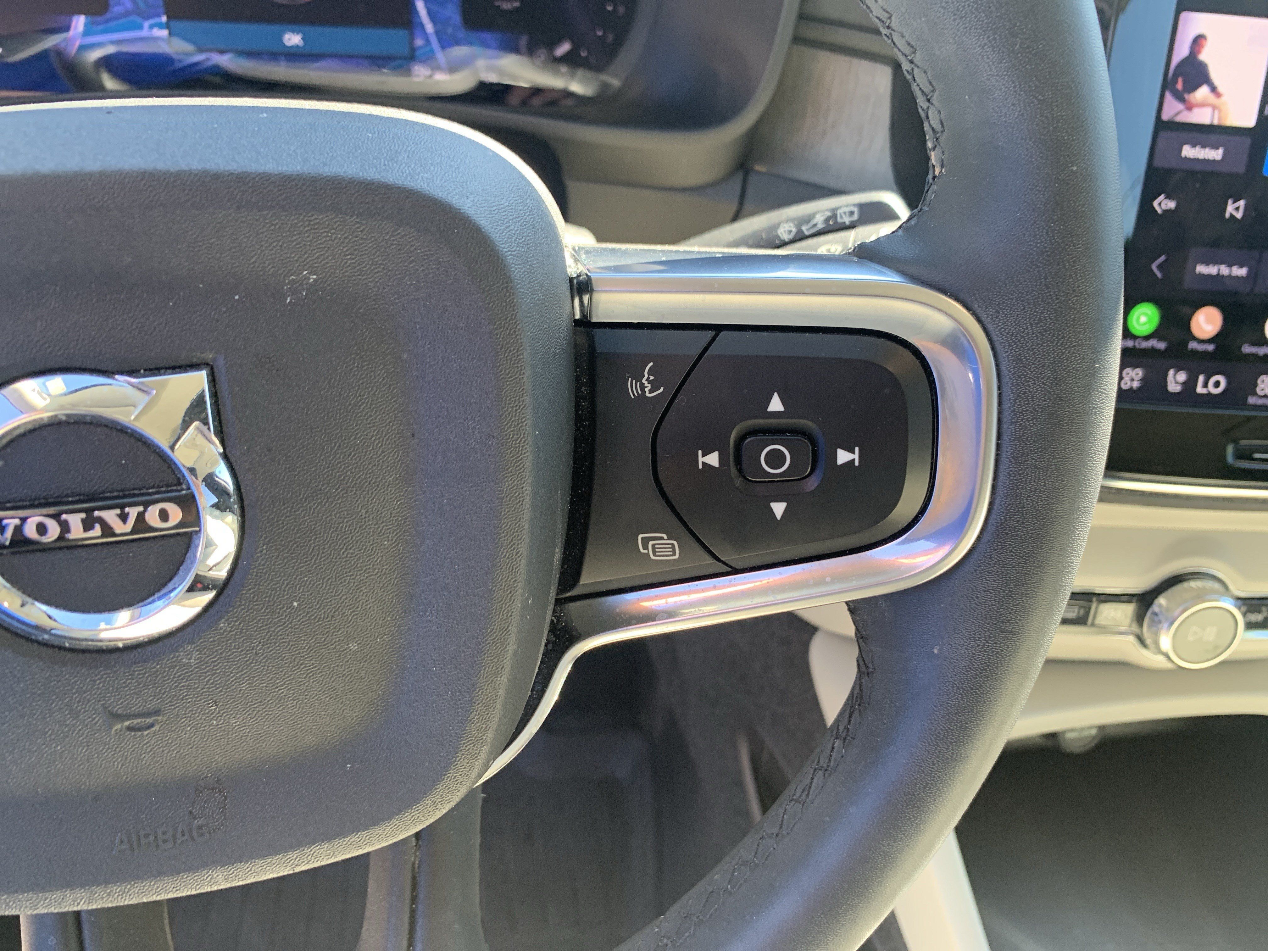 Used 2024 Volvo XC40 B5 Plus w/ Protection Package Premier AWD/4WD image 20