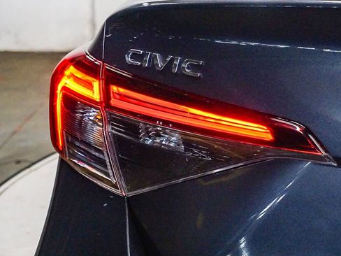 Used 2025 Honda Civic Sport image 11