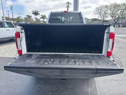Used 2019 Ford F350 Platinum w/ Platinum Ultimate Package AWD/4WD image 9