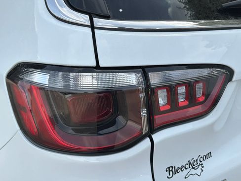 Used 2024 Jeep Compass Latitude image 14