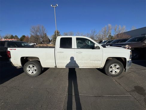 Used 2018 Chevrolet Silverado 1500 LT image 3