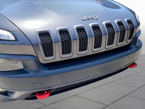 Used 2017 Jeep Cherokee Trailhawk AWD/4WD image 29