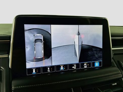 Used 2021 GMC Yukon AT4 w/ AT4 Premium Package AWD/4WD image 35