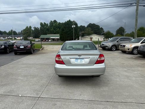 Used 2004 Toyota Camry SE FWD image 6