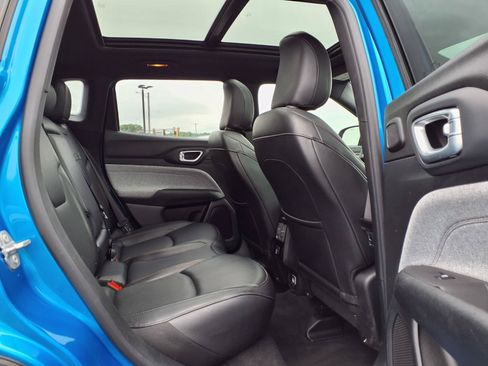 Used 2023 Jeep Compass Latitude w/ Sun and Sound Group AWD/4WD image 24
