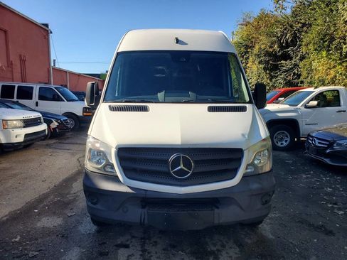Used 2014 Mercedes-Benz Sprinter 2500 image 2