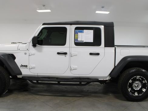 Used 2021 Jeep Gladiator Sport image 6