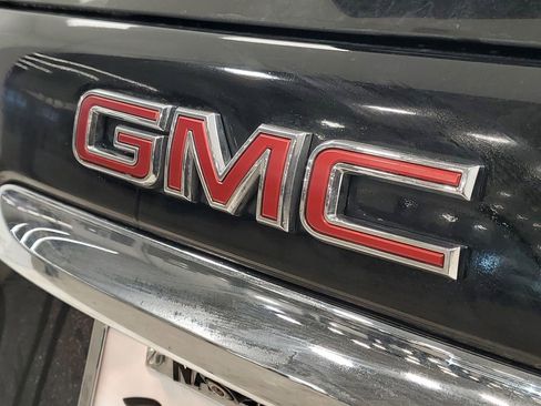 Used 2023 GMC Terrain SLT image 5