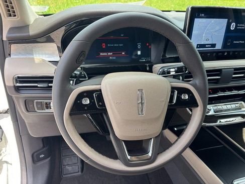 Used 2023 Lincoln Corsair FWD image 17