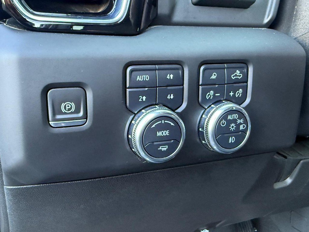 Used 2024 GMC Sierra 2500 Denali w/ Denali Reserve Package AWD/4WD image 18
