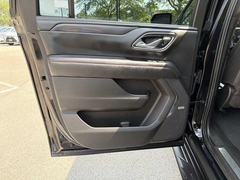 Used 2022 Chevrolet Suburban RST w/ Luxury Package AWD/4WD image 11