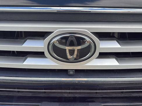 Used 2023 Toyota Tacoma Limited AWD/4WD image 13
