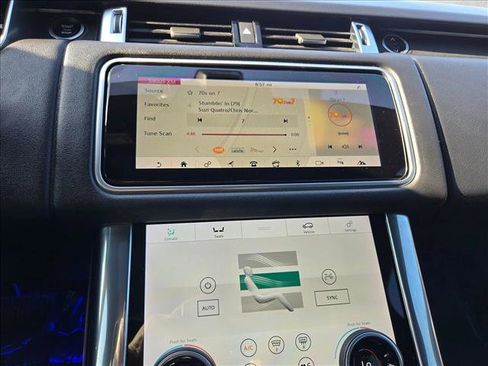 Used 2018 Land Rover Range Rover Sport SE image 14