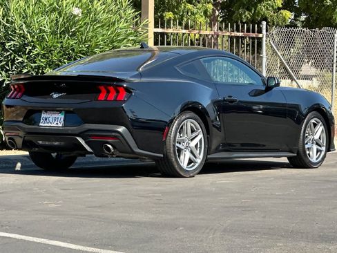 Used 2024 Ford Mustang Coupe RWD image 2