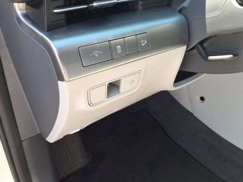 Used 2024 Hyundai Kona SEL w/ Convenience Package FWD image 23