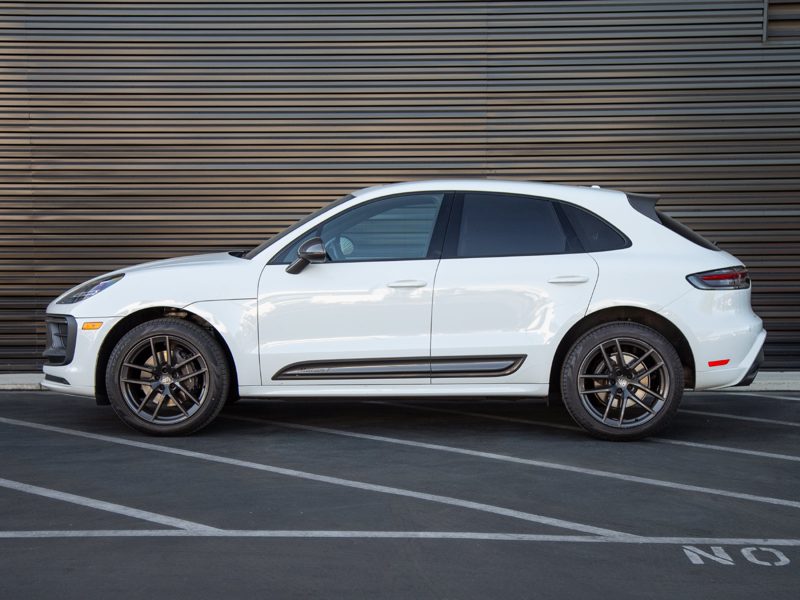 Certified 2023 Porsche Macan Turbo AWD/4WD image 2