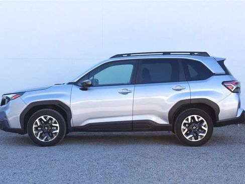 Used 2025 Subaru Forester Premium w/ Convenience Package #1 AWD/4WD image 9